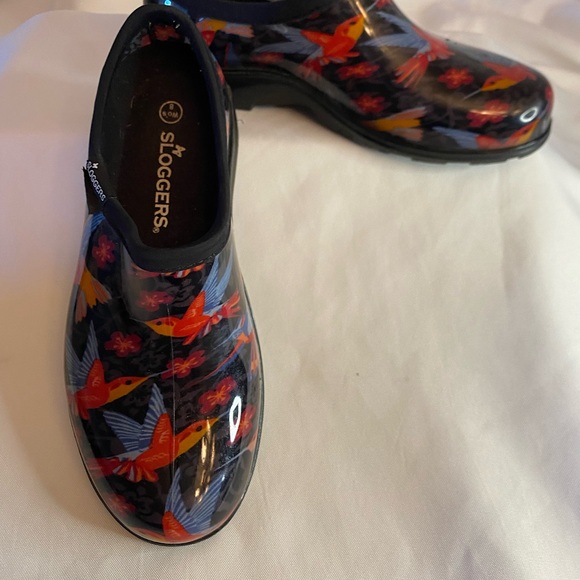 Sloggers women’s size 8 slip on multicolored, hummingbird design - Picture 2 of 6